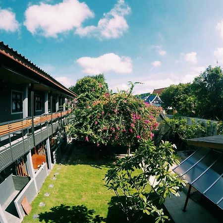 Chiangmai Moli Inn (Adults Only) Чиангмай Екстериор снимка