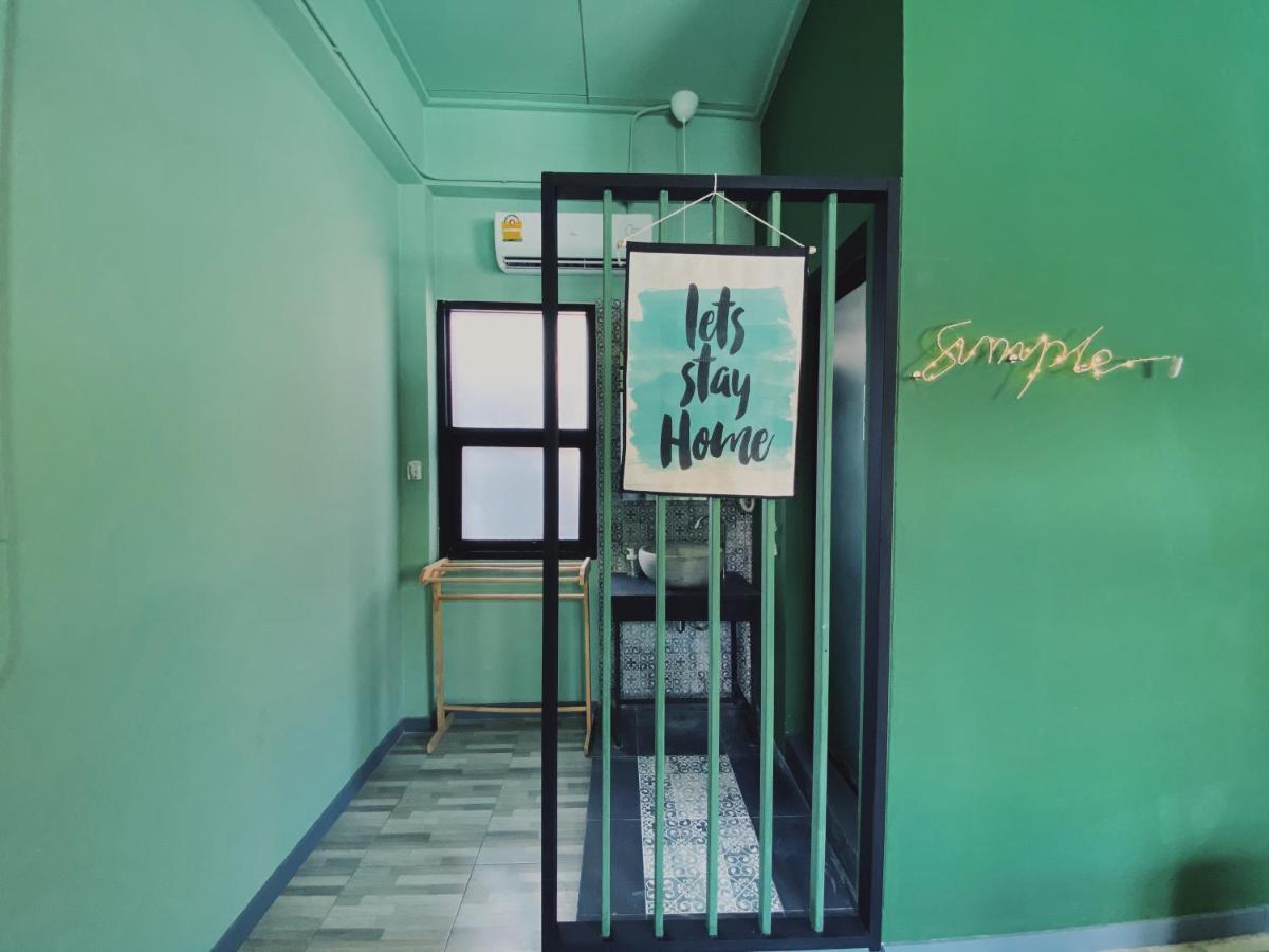 Chiangmai Moli Inn (Adults Only) Чиангмай Екстериор снимка