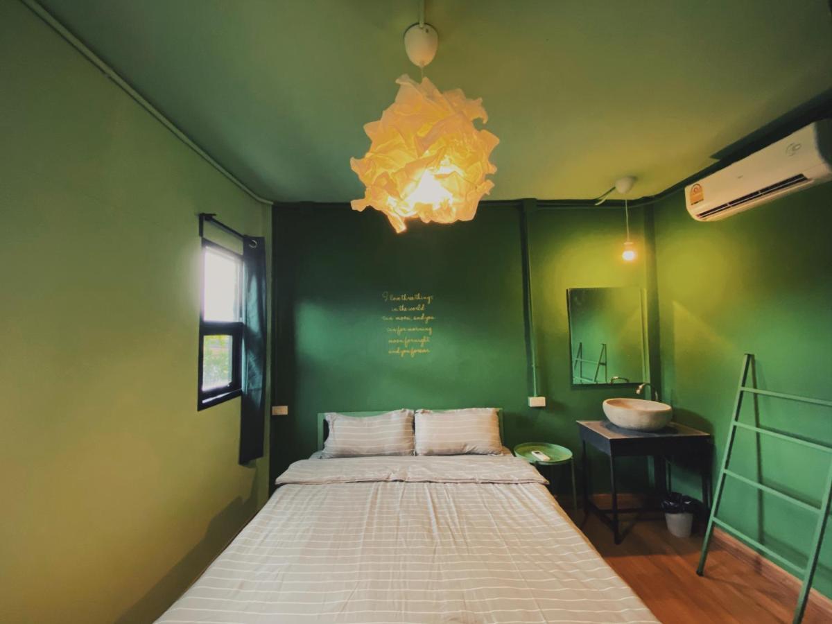 Chiangmai Moli Inn (Adults Only) Чиангмай Екстериор снимка