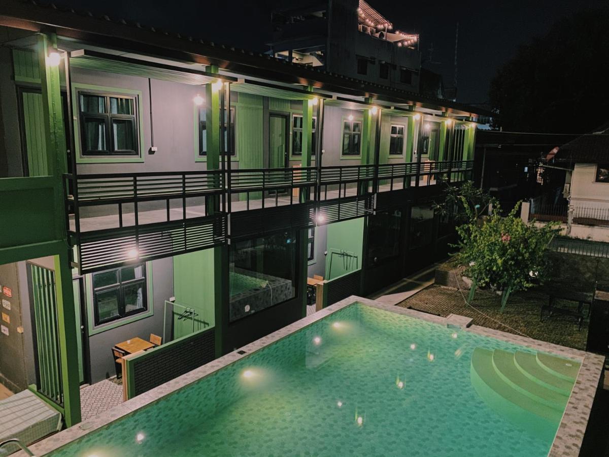 Chiangmai Moli Inn (Adults Only) Чиангмай Екстериор снимка